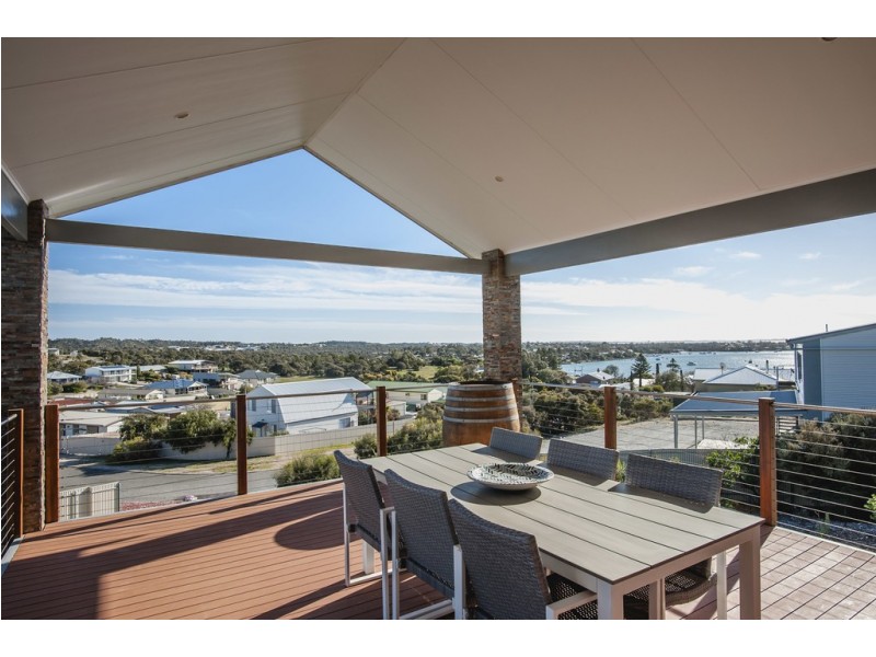 8 Sophie Crescent, Coffin Bay SA 5607