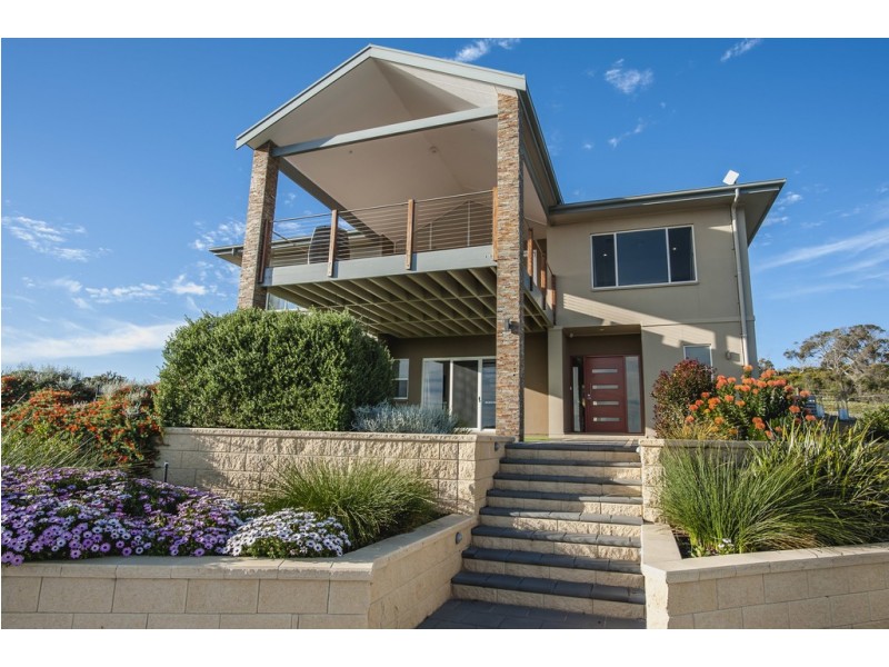 8 Sophie Crescent, Coffin Bay SA 5607