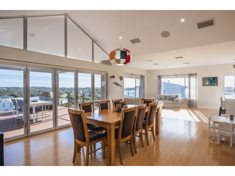 8 Sophie Crescent, Coffin Bay SA 5607