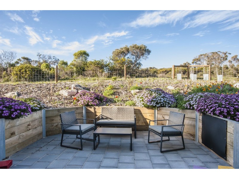8 Sophie Crescent, Coffin Bay SA 5607