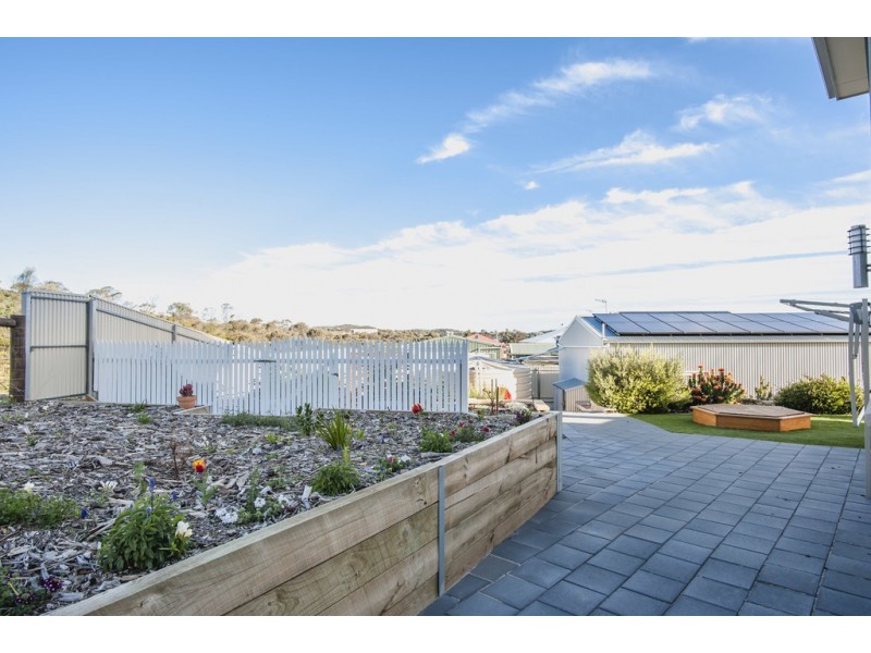 8 Sophie Crescent, Coffin Bay SA 5607