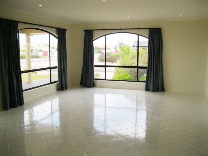 35 Laguna Drive, Port Lincoln SA 5606