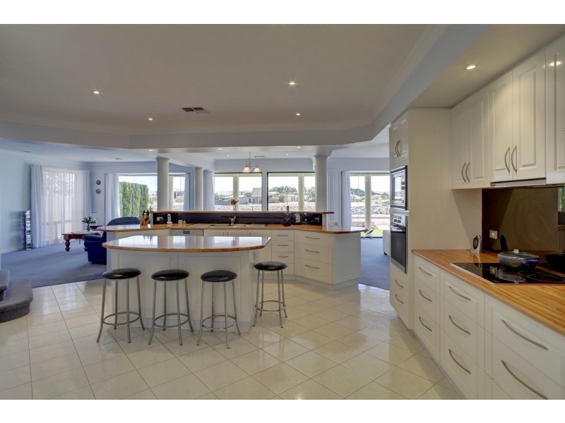 22 Morialta Drive, Tumby Bay SA 5605