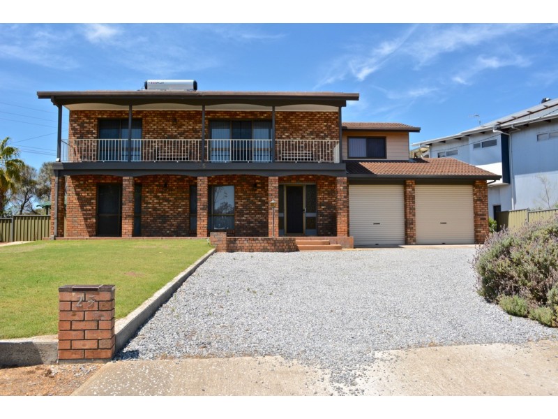 25 Greenly Avenue, Coffin Bay SA 5607