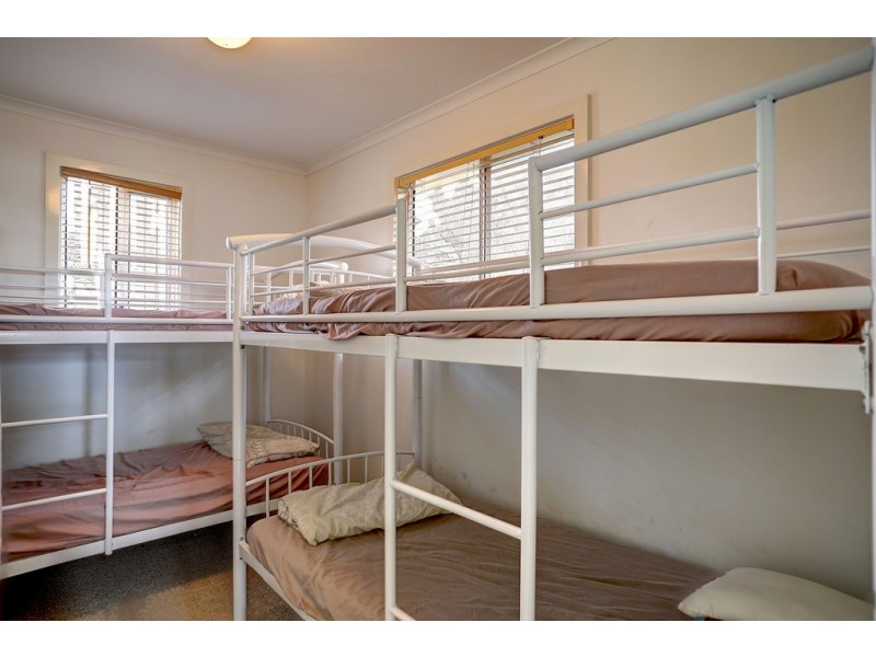 50 Flinders Avenue, Coffin Bay SA 5607