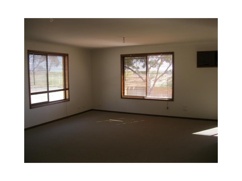 90 McKenzie Street, Ceduna SA 5690