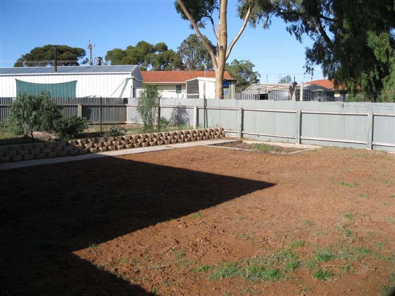 8  Kloeden Street, Ceduna SA 5690