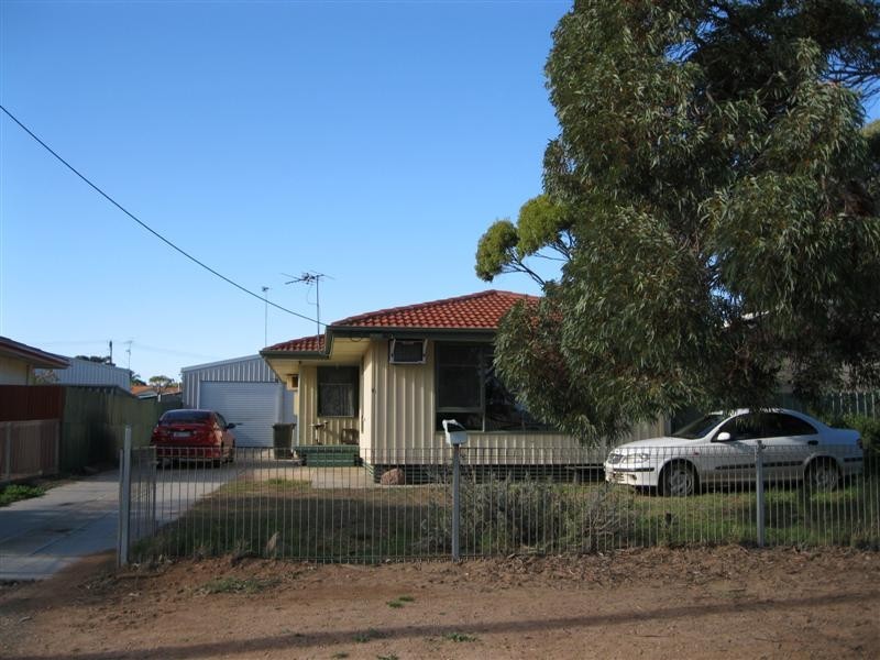 8  Kloeden Street, Ceduna SA 5690