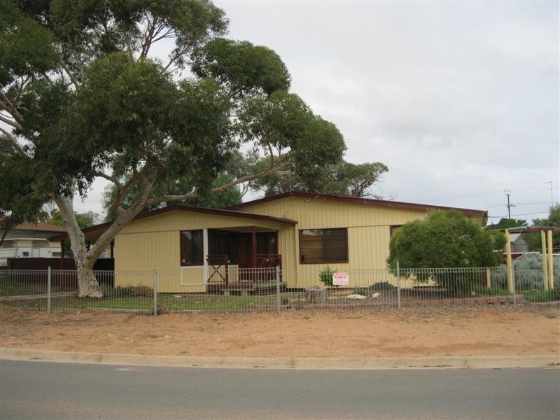 2 Chadwick Street, Ceduna SA 5690