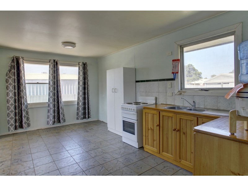 9 Tacoma Street, Port Lincoln SA 5606