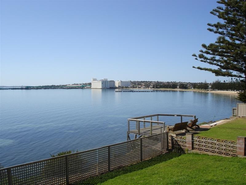 27 Lincoln Highway, Port Lincoln SA 5606