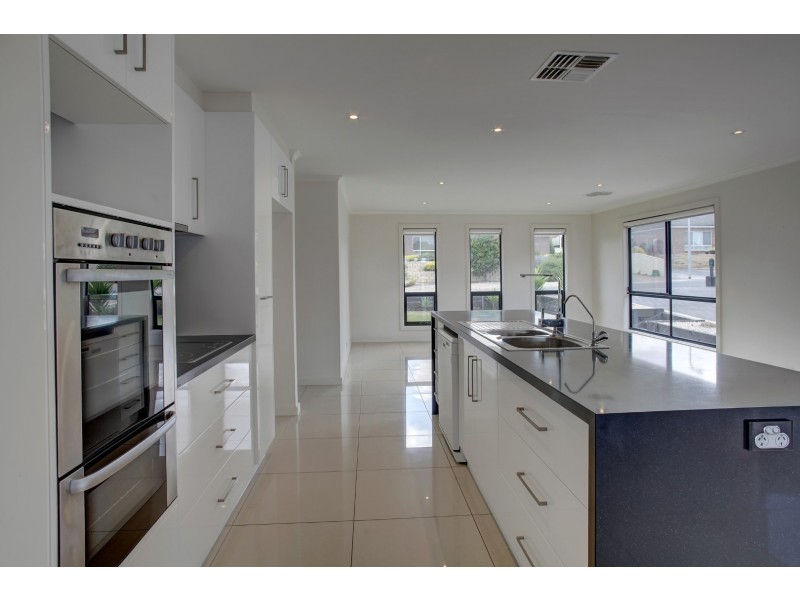 12 Springfield Drive, Port Lincoln SA 5606