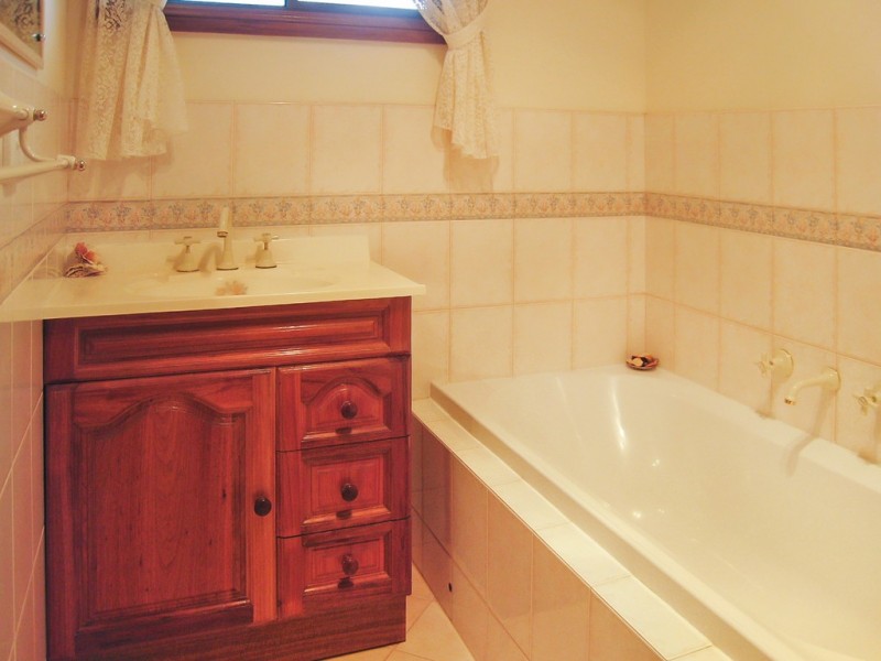 22 Hilltop Drive, Port Lincoln SA 5606