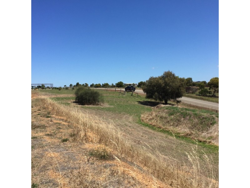 2-4 Kookaburra Drive, Boston SA 5607