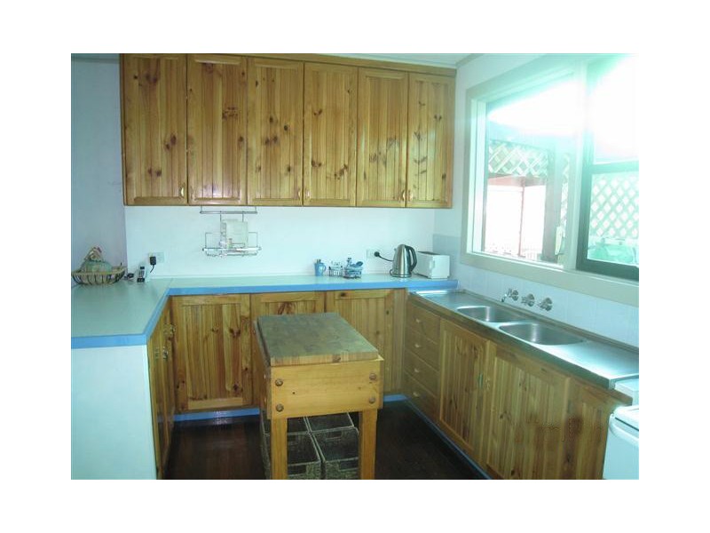 19 Robert Street, Tumby Bay SA 5605