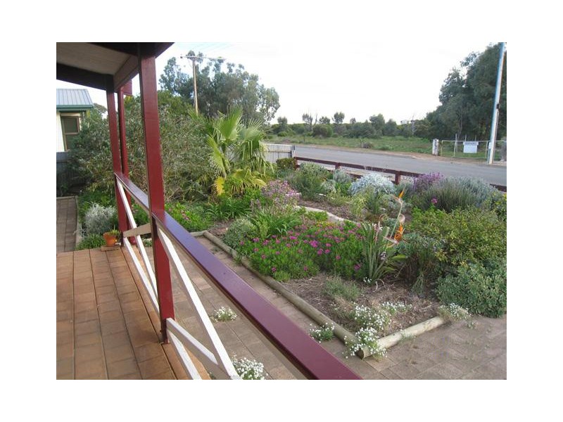 19 Robert Street, Tumby Bay SA 5605