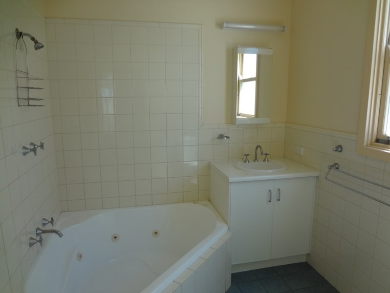 2 and 3-100 Tasman Terrace, Port Lincoln SA 5606