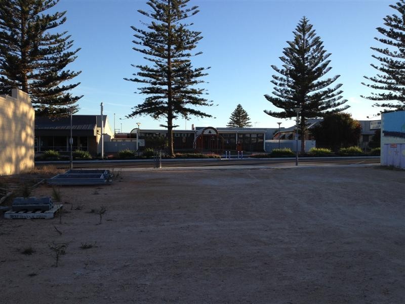 12 McKenzie Street, Ceduna SA 5690