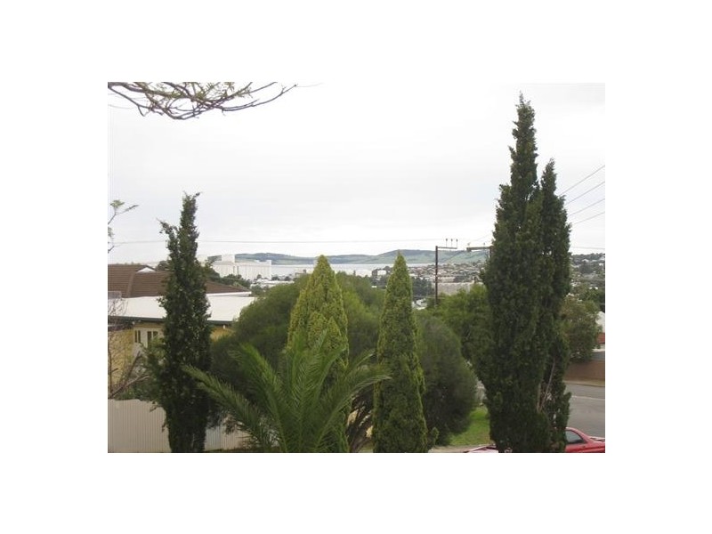 2 Holroyd Ave, Port Lincoln SA 5606