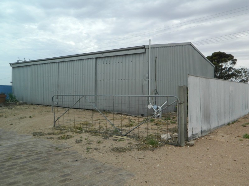 2 Poyntz Street THEVENARD, Ceduna SA 5690