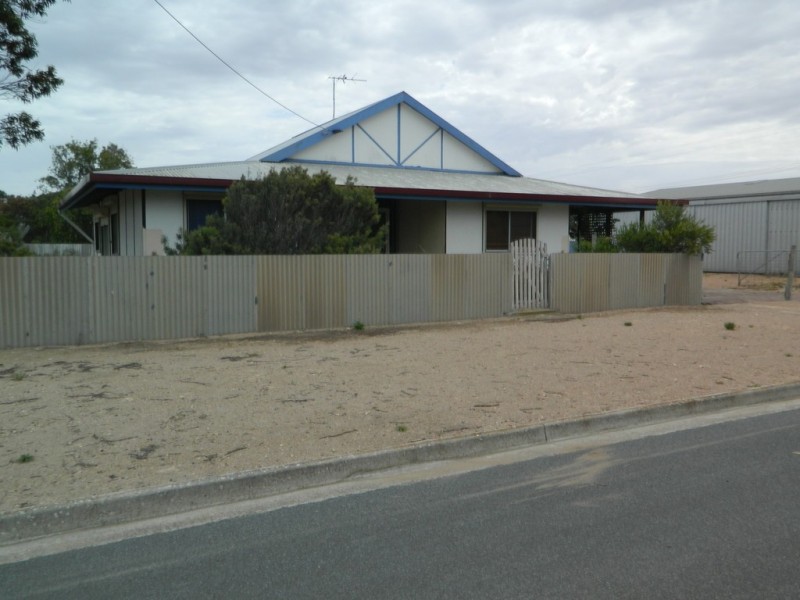 2 Poyntz Street THEVENARD, Ceduna SA 5690