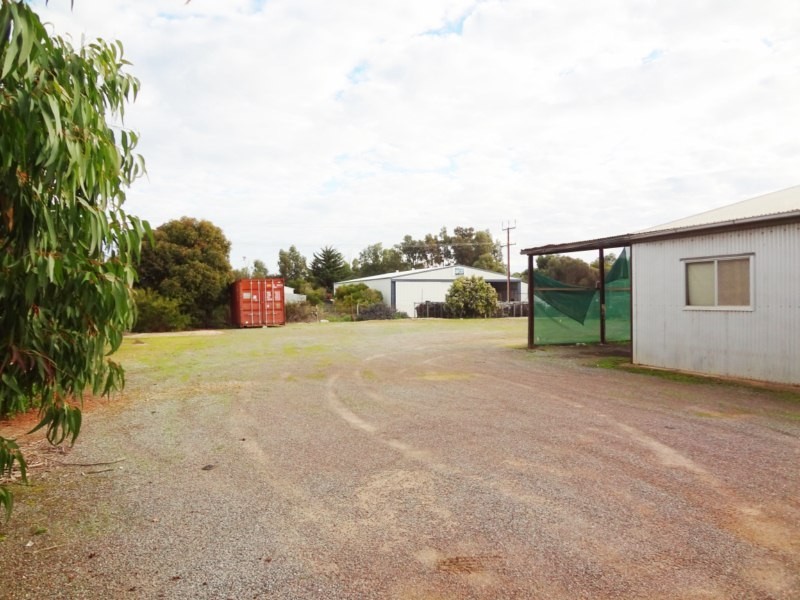 2 Nicholson Avenue, Coffin Bay SA 5607