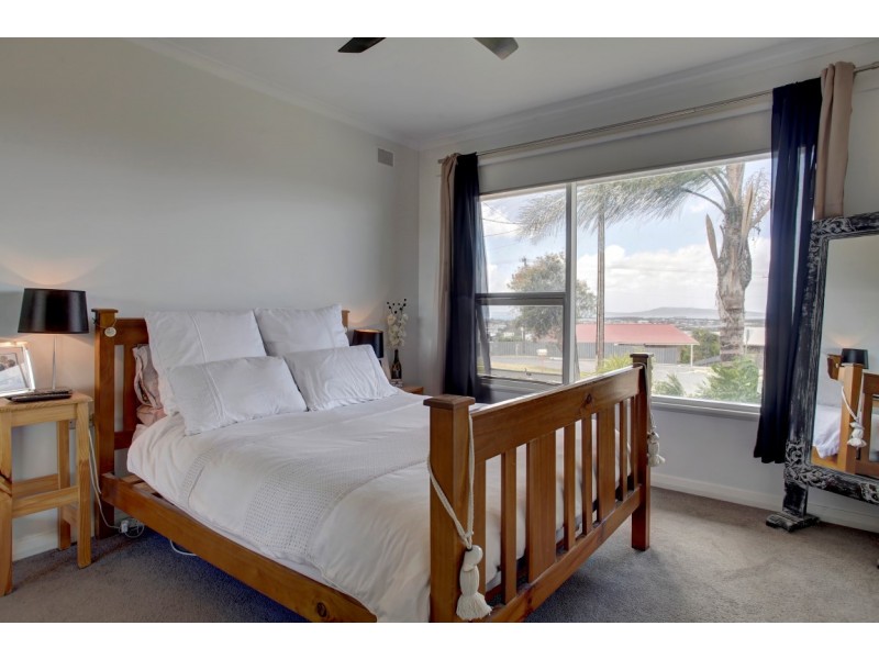 8 Holroyd Avenue, Port Lincoln SA 5606
