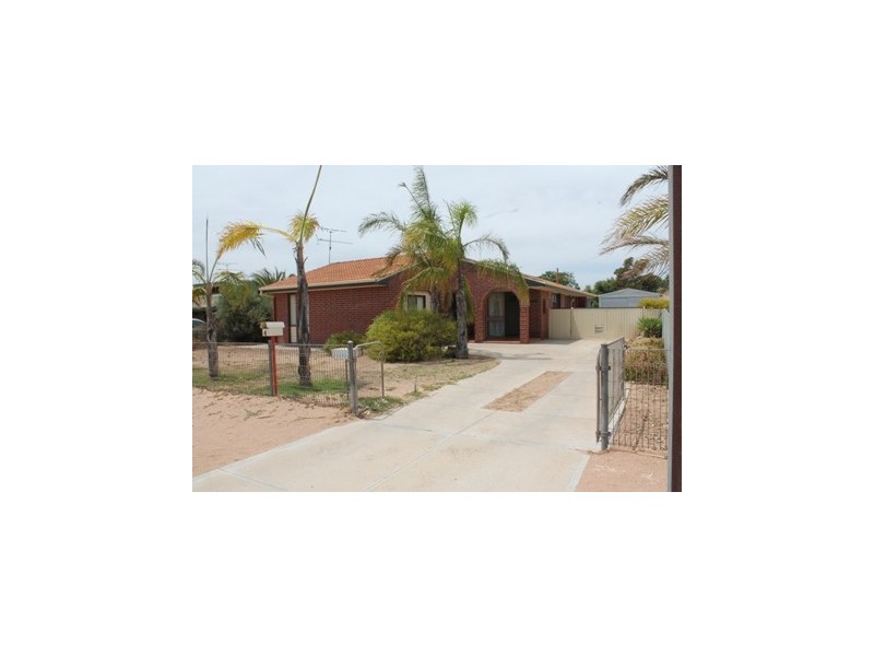 4 Christopher Street, Ceduna SA 5690