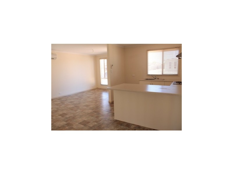 2 Talbot Grove, Ceduna SA 5690