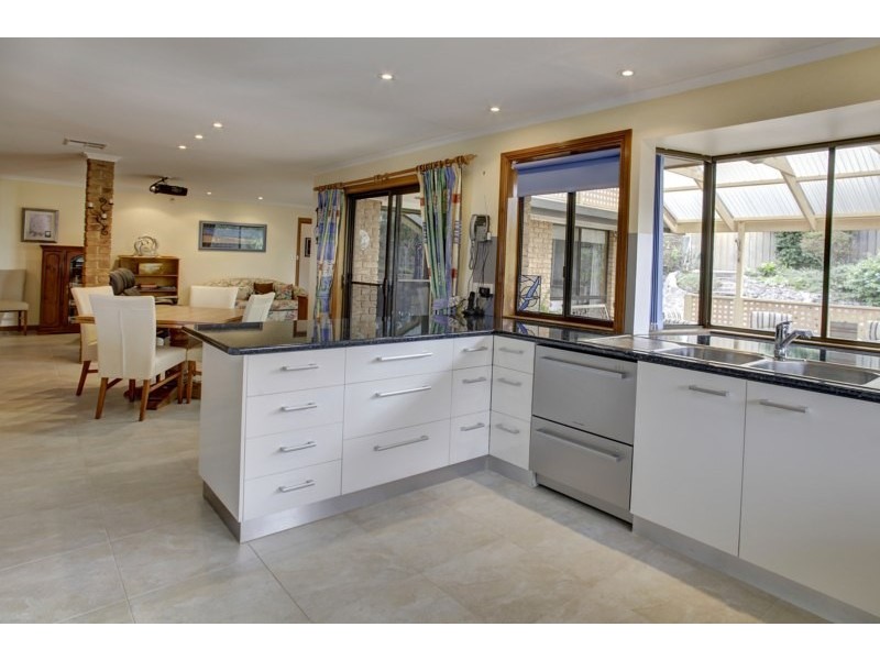 2 Minnipa Avenue, Port Lincoln SA 5606
