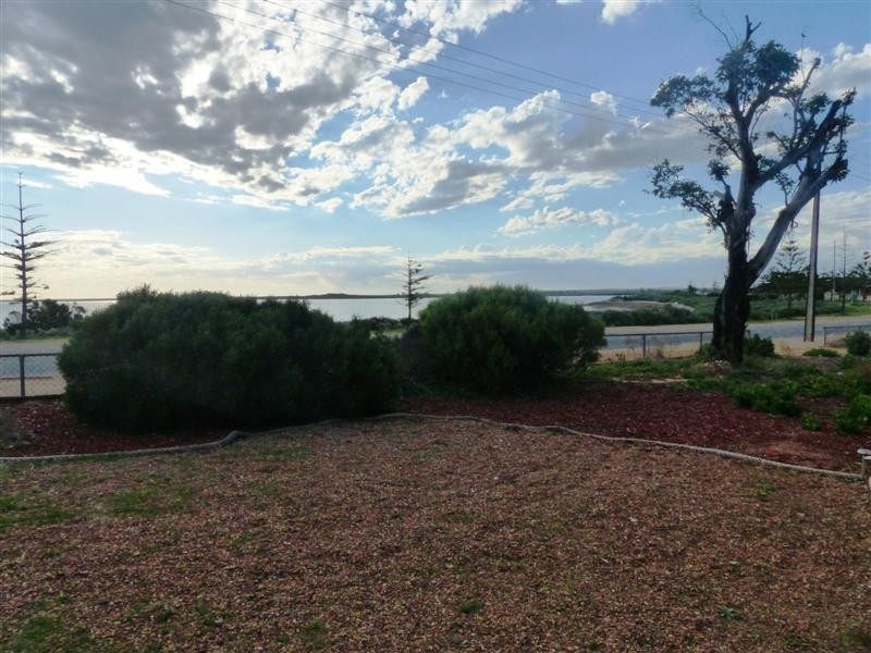 8 Dowling Crescent, Ceduna SA 5690