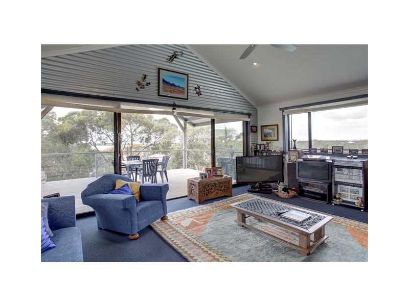 8 Torrens Street, Port Lincoln SA 5606