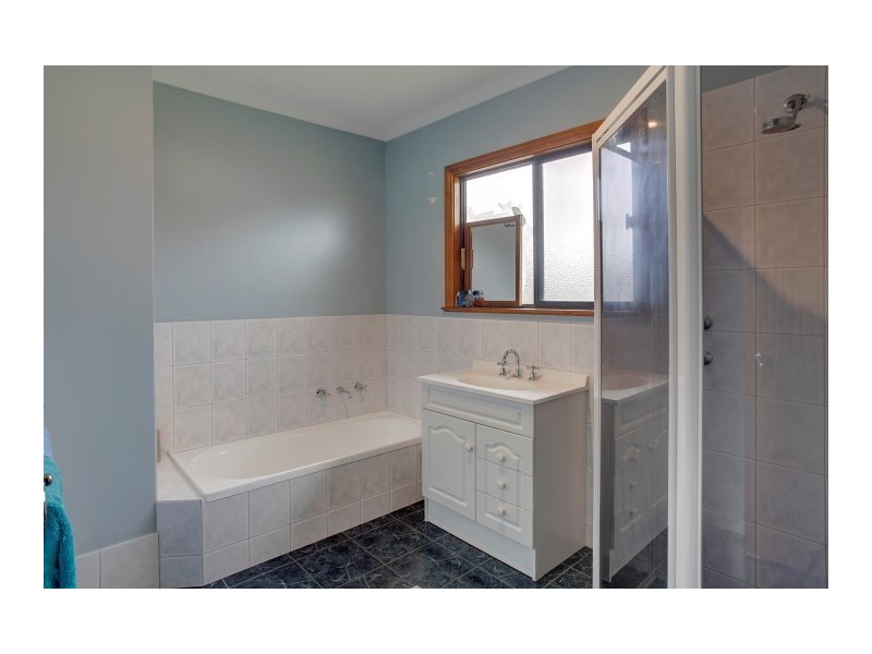 12 Lawson Drive, Port Lincoln SA 5606