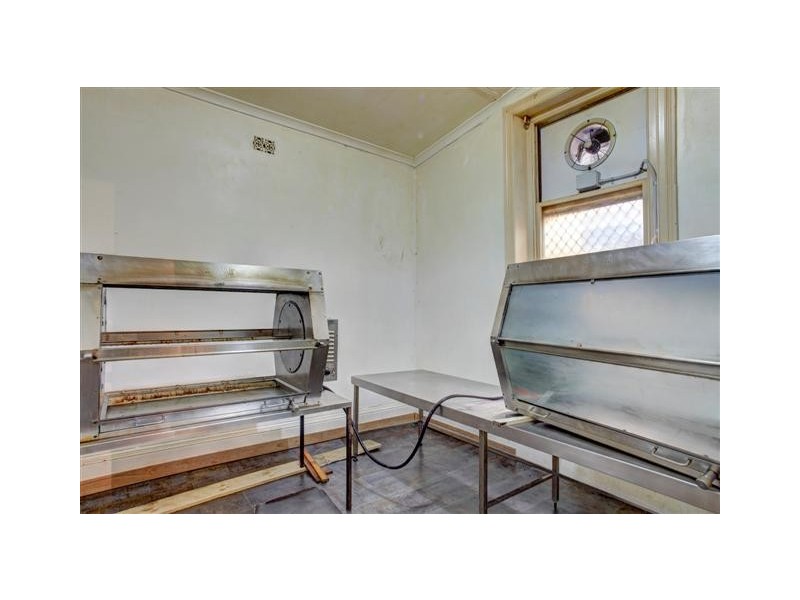 16 Lewis Street, Port Lincoln SA 5606