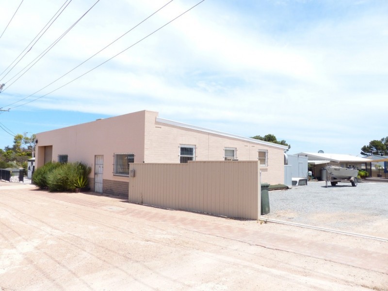 3 and 5 Poynton St, Ceduna SA 5690