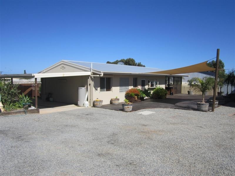 3 and 5 Poynton St, Ceduna SA 5690