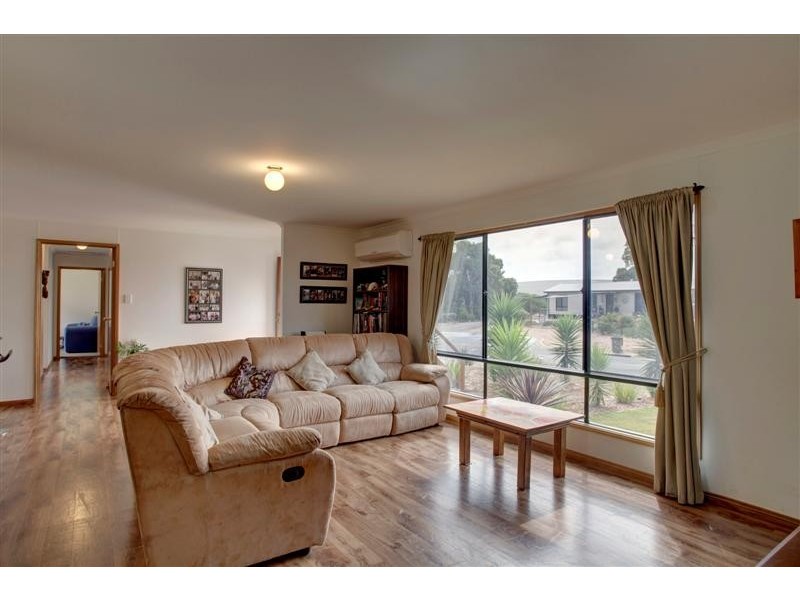 21 Natasha Drive, Poonindie SA 5607