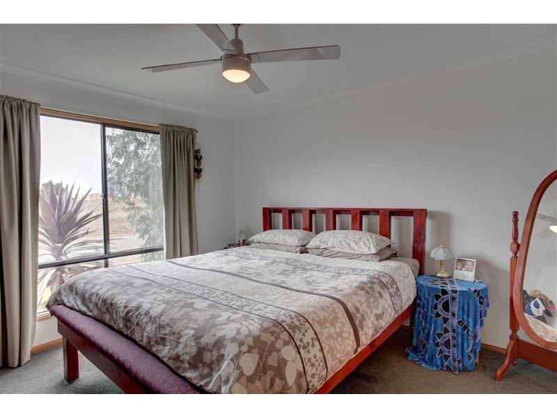 21 Natasha Drive, Poonindie SA 5607