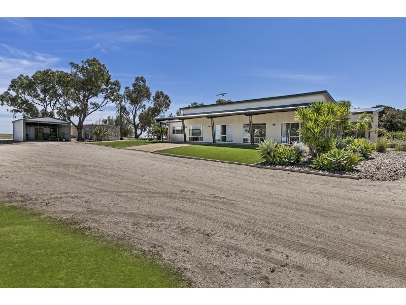 Koppi-Tucka 36755 Flinders Highway, Smoky Bay SA 5680