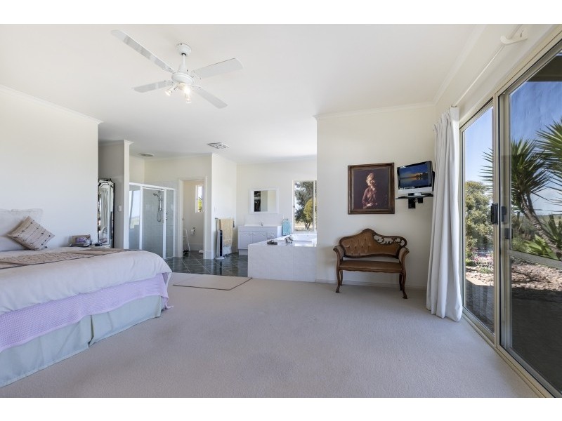 Koppi-Tucka 36755 Flinders Highway, Smoky Bay SA 5680