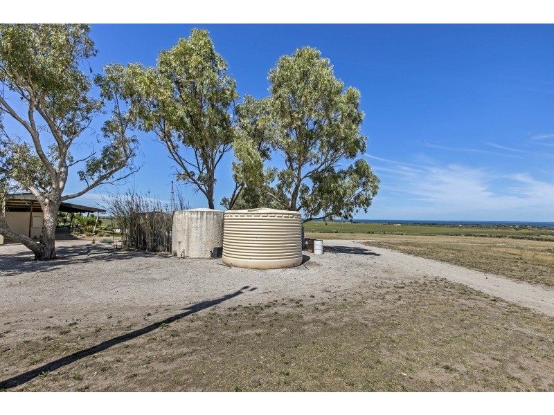 Koppi-Tucka 36755 Flinders Highway, Smoky Bay SA 5680