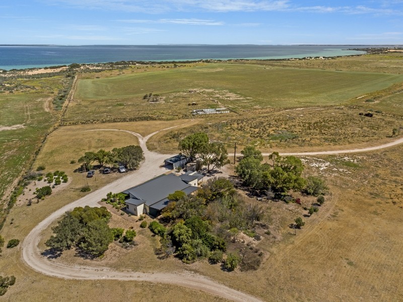 Koppi-Tucka 36755 Flinders Highway, Smoky Bay SA 5680