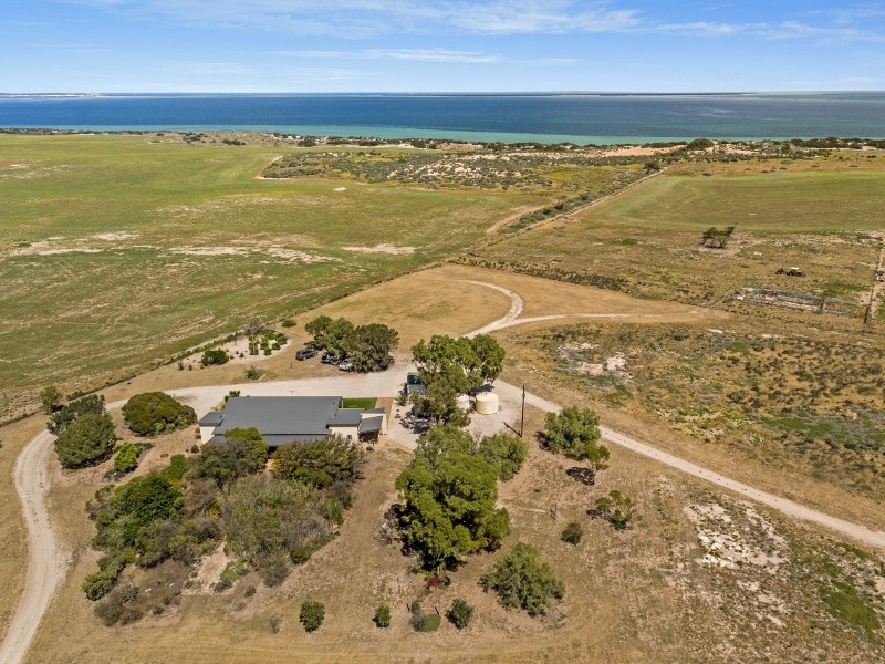 Koppi-Tucka 36755 Flinders Highway, Smoky Bay SA 5680