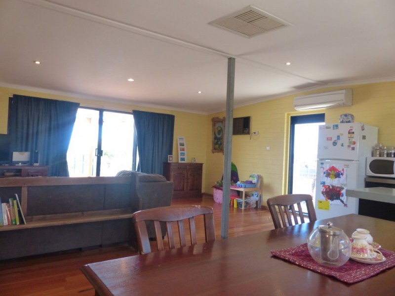 8 May Crescent, Ceduna SA 5690