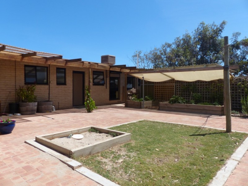 8 May Crescent, Ceduna SA 5690