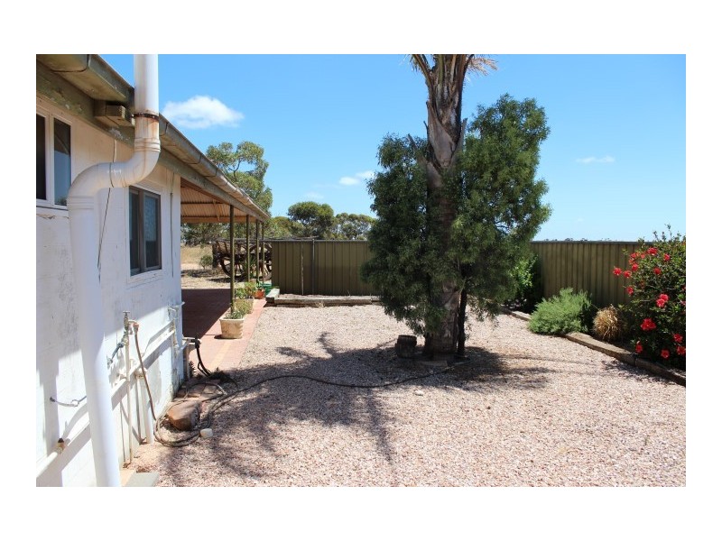 48,336 Eyre Highway, Ceduna SA 5690