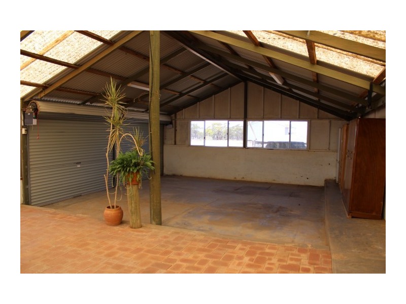 48,336 Eyre Highway, Ceduna SA 5690