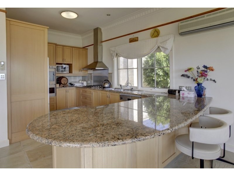 11 Gloucester Terrace, Port Lincoln SA 5606