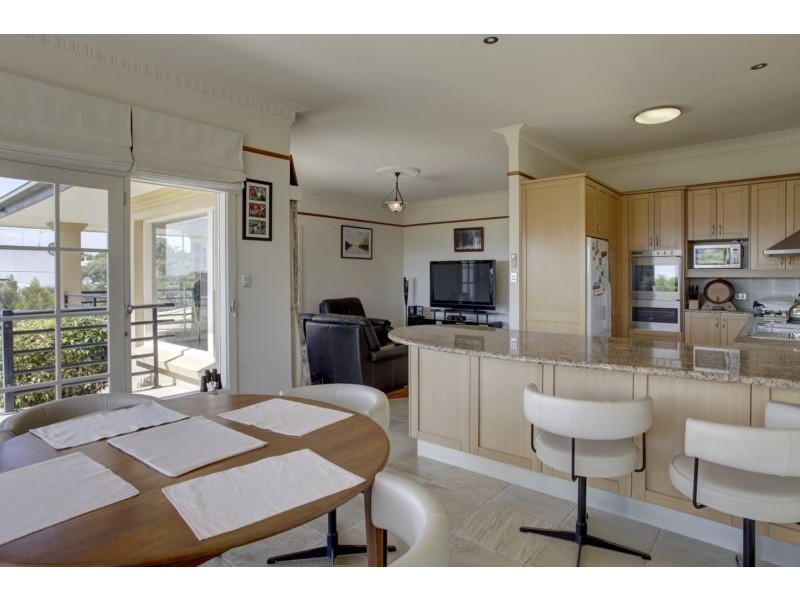 11 Gloucester Terrace, Port Lincoln SA 5606