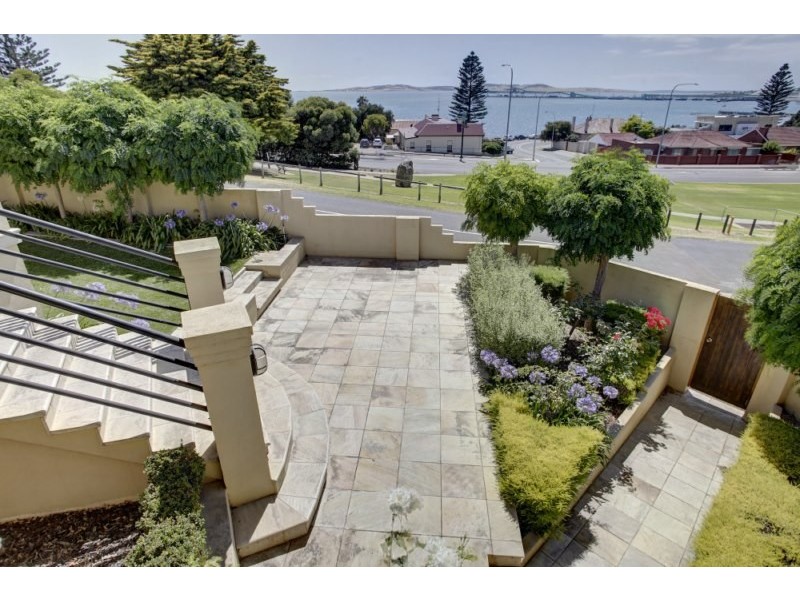 11 Gloucester Terrace, Port Lincoln SA 5606